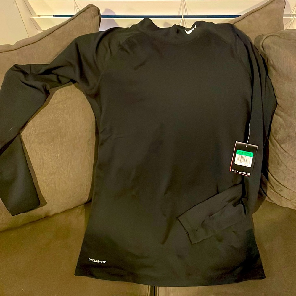 Brand new Women’s Nike Thermafit Longsleeve